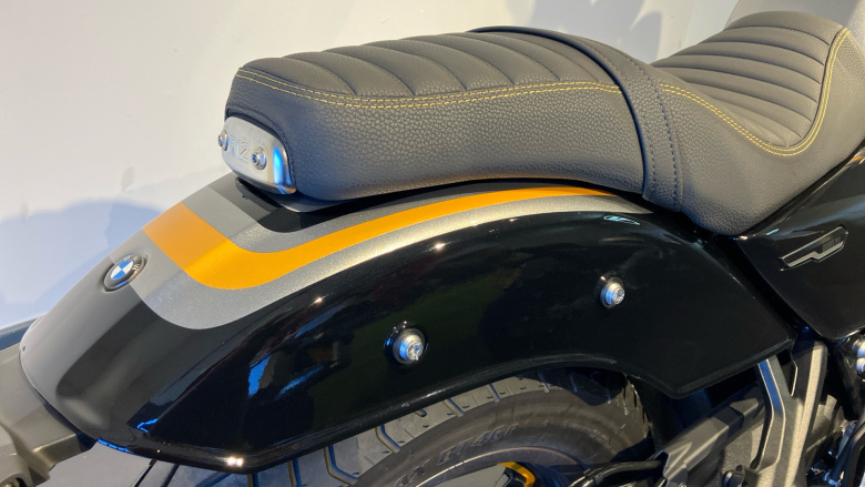 BMW R12 (24MY)